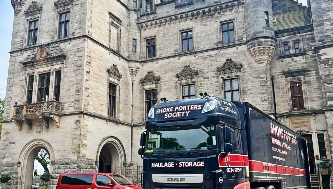 Shore Porters Society delivering a shipment at Dunrobin Castle